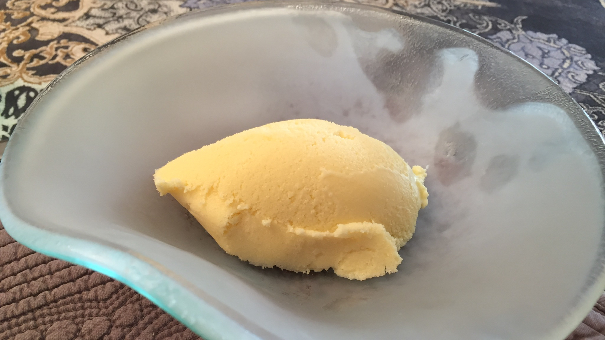 Glace aux fruits de la passion – La Table d'Alain